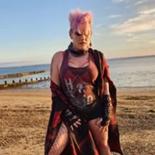 Profile photo of pinkthehawk
