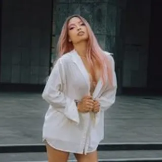 Profile photo of CarolaSallow_