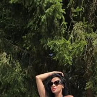 Profile photo of Ella-Hottie
