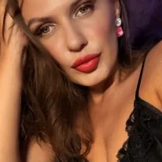 Profile photo of _Veloria_