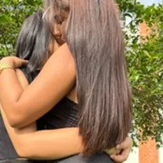 Profile photo of sara-and-cami