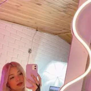 Profile photo of ashleyy-art11