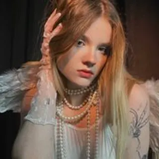 Profile photo of emma-peach
