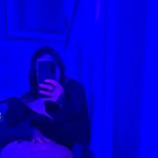 Profile photo of mommyaxfox
