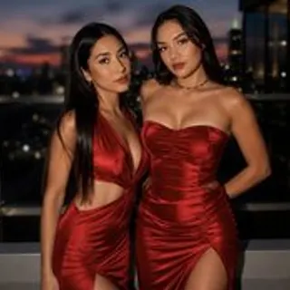 Profile photo of laraanddanna