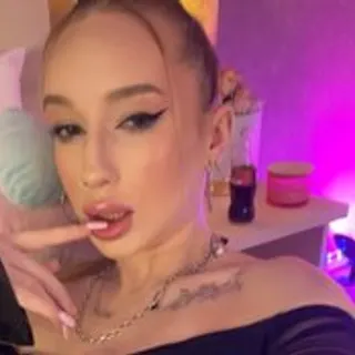 Profile photo of EmmaNaughty