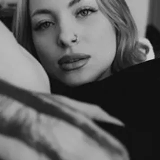 Profile photo of peach_in_stockings