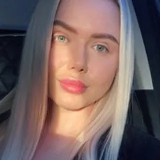Profile photo of julia-robertson