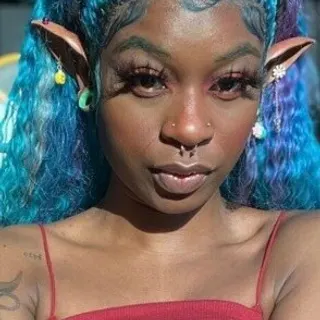 Profile photo of YANNAHTHEFREAK 😊