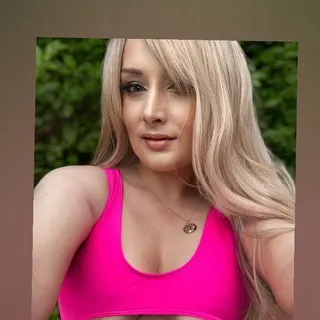 Profile photo of Posh Filthy MOMMY 🌹 🥂 💦