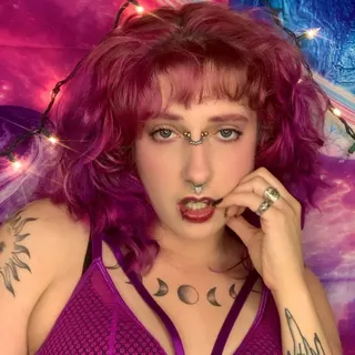 Profile photo of 𝐸𝑚𝑏𝑒𝑟 𝐴𝑛𝑛 VIP