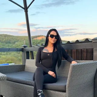 Profile photo of beth