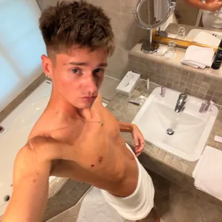 Profile photo of ✨David Six✨