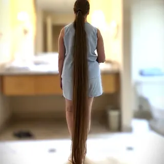 Profile photo of Leona's Long Hair ~ My Long Hair Journey