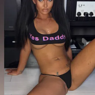 Profile photo of ROXILLOYDXXX