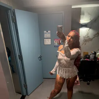 Profile photo of DomiiDeluxe