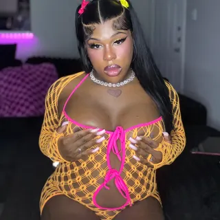 Profile photo of ⭐️NiveaMadeUNut 💦💦💦