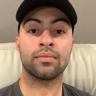 Profile photo of White Man Robert Lust🇺🇸