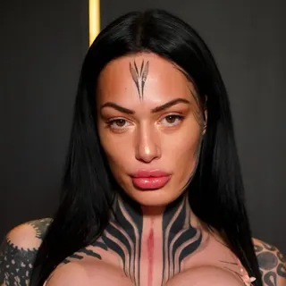 Profile photo of Chloe Woods