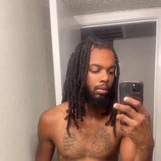 Profile photo of A Handsome demon 👑👅😈
