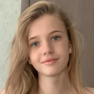 Profile photo of 🕊 𝔹𝕃𝕆ℕ𝔻𝔼 𝕂𝕀ℝ𝔸 😇