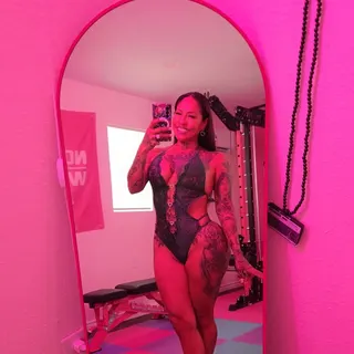 Profile photo of The Naughty HouseWife 🍭