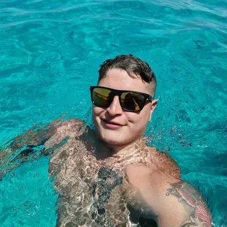 Profile photo of Portlandguy666🍍🇬🇧