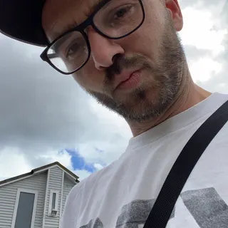 Profile photo of hughezie