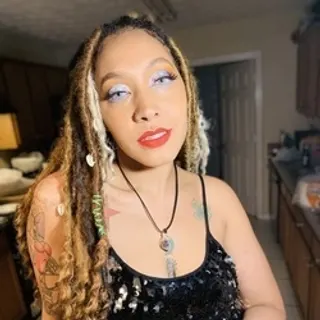 Profile photo of QueenHoneyToes