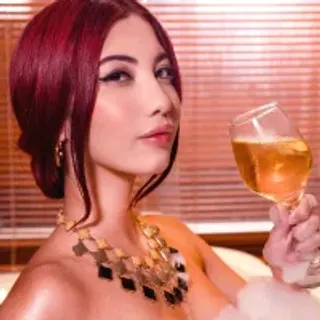 Profile photo of eva_paradisee