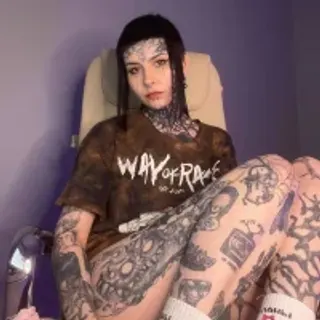 Profile photo of bloood__mary
