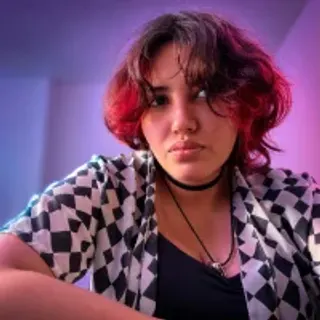 Profile photo of lune_noire