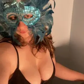 Profile photo of strawberrymoonflow
