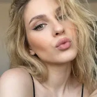 Profile photo of adelyn_light