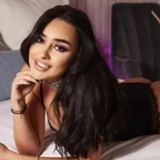Profile photo of hornyemma__
