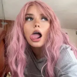 Profile photo of selena_roa