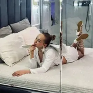 Profile photo of emi_gold