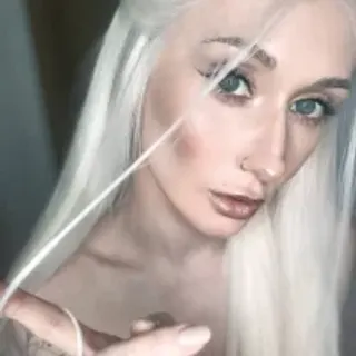 Profile photo of ellanoirr