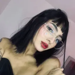 Profile photo of v1ol3t_