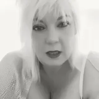 Profile photo of miahotmilf