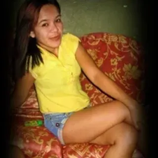 Profile photo of suckable_leigh