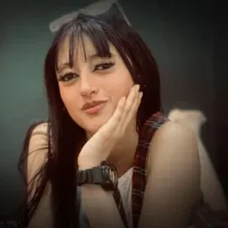 Profile photo of melaniefire_