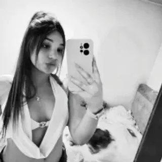 Profile photo of laurasmith__