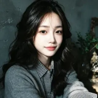 Profile photo of chloeqing