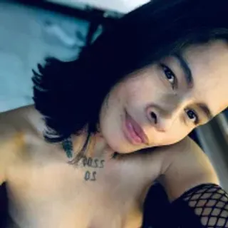Profile photo of little_maura_