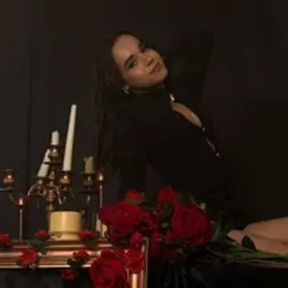 Profile photo of courtneybasbas