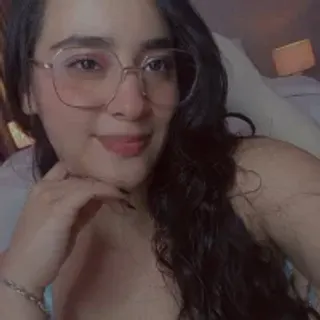 Profile photo of viiolet_rosee