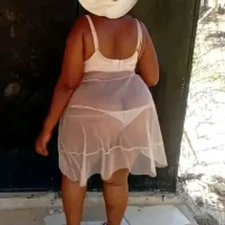 Profile photo of rawhoneyxo-