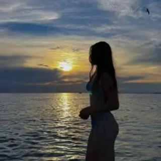 Profile photo of holly_mooon_
