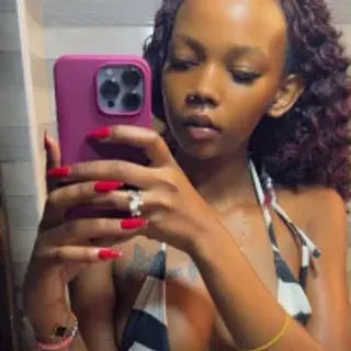 Profile photo of l_cutee